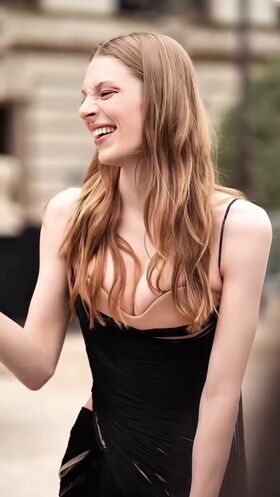 Hunter Schafer Nude Leaks OnlyFans Photo 406