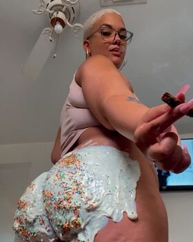 IAm_Thickums Nude Leaks OnlyFans Photo 3