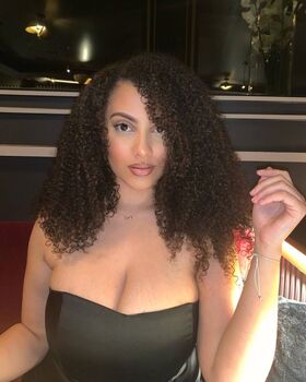 Ines Curly Nude Leaks OnlyFans Photo 37