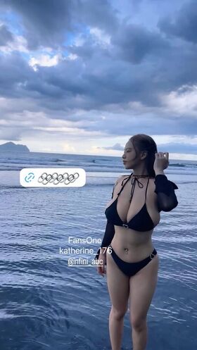 infini_abc Фото утечки OnlyFans (обнаженная) 101