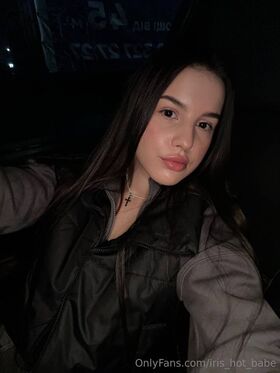 iris_hoty_babe