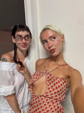 Iris Law รูป OnlyFans เปลือยรั่วไหล 249