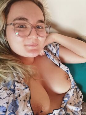 irismeredithquinn Nude Leaks OnlyFans Photo 17