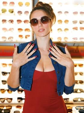 Isabela Reda Nude Leaks OnlyFans Photo 4