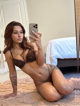 Isabella Urbzz Nude Leaks OnlyFans Photo 123