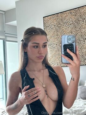 Isabella Urbzz Nude Leaks OnlyFans Photo 247