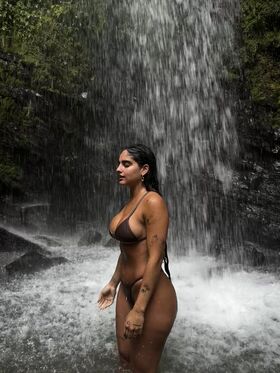 isabellaladera Гола изтичане OnlyFans снимка 5