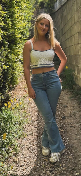 Issy Anderson Foto vazada OnlyFans nua 12