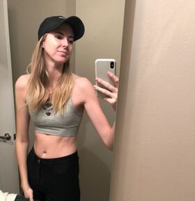 Issy Austi รูป OnlyFans เปลือยรั่วไหล 16