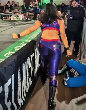 Izzy Moreno / ItsIzzyMania