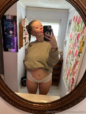 jadasutton Fotografie scursă ilegal OnlyFans dezbrăcată 15