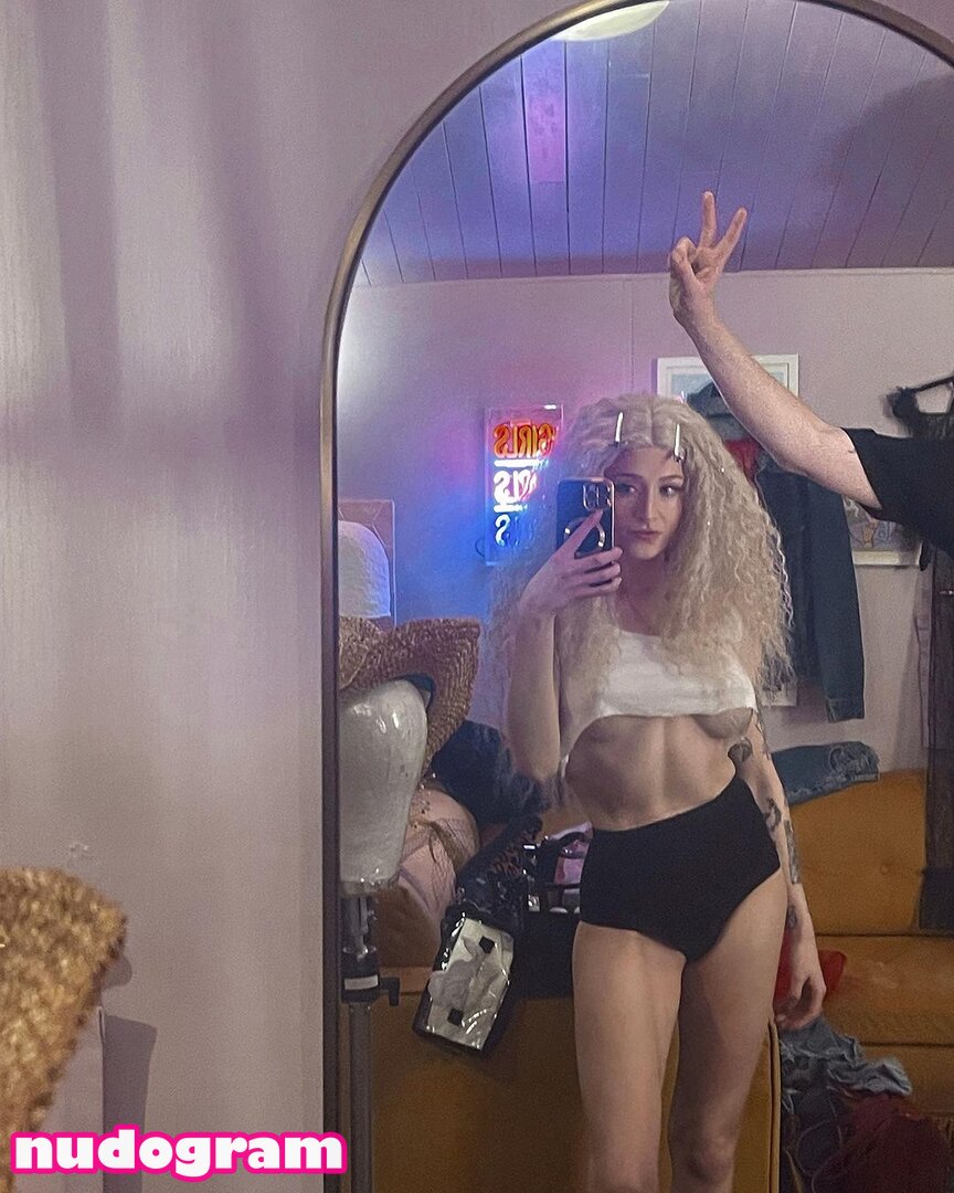 Janet Devlin  JanetJealousy  janetdevlinofficial Nude Leaks OnlyFans  Photo 19 - Nudogram v2.0