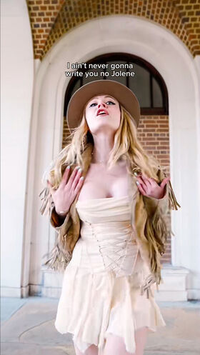 Janet Devlin नग्न लीक OnlyFans फोटो 94