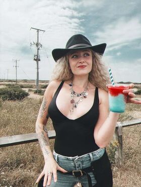 Janet Devlin नग्न लीक OnlyFans फोटो 101