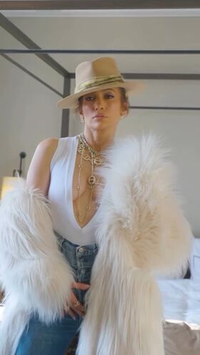 Jennifer Lopez Nude Leaks OnlyFans Photo 383