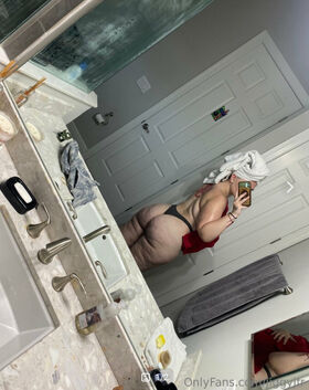 Jersie.nicole Nude Leaks OnlyFans Photo 2