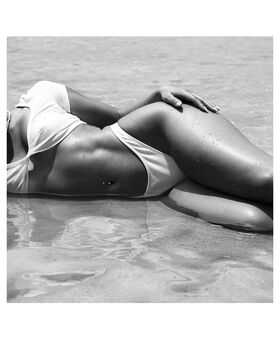 Jesenia Sanchez Nude Leaks OnlyFans Photo 17