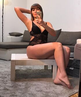 Juicy Alona Nude Leaks OnlyFans Photo 4