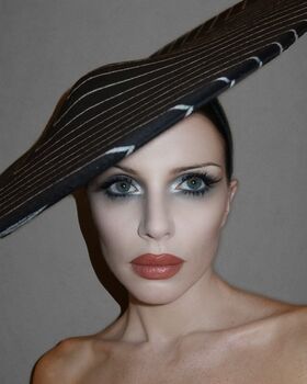 Julia Fox Nøgne lækkede OnlyFans foto 576