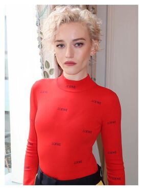 Julia Garner