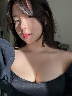 Julia Mayumi Nude Leaks OnlyFans Photo 2
