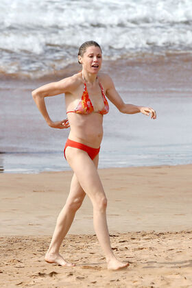 Julie Bowen Nude Leaks OnlyFans Photo 17