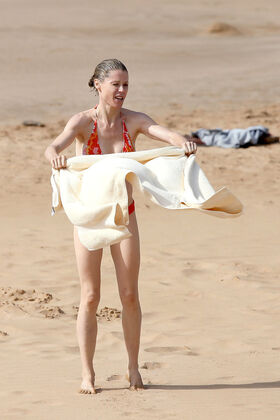 Julie Bowen Nude Leaks OnlyFans Photo 19