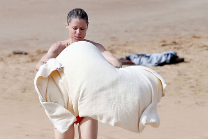 Julie Bowen Nude Leaks OnlyFans Photo 20