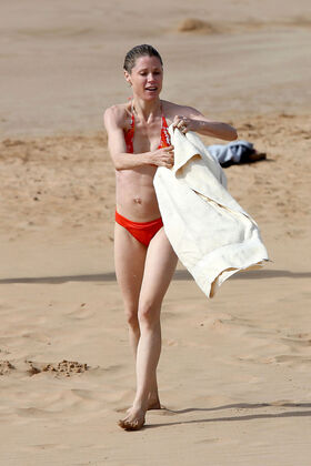 Julie Bowen Nude Leaks OnlyFans Photo 24