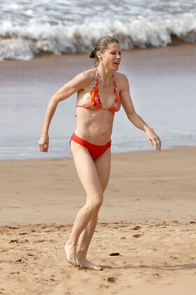 Julie Bowen Nude Leaks OnlyFans Photo 28