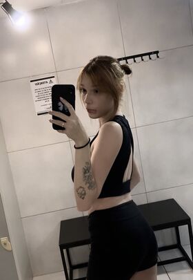 K4lu Uniknutá nahá OnlyFans fotografia 14