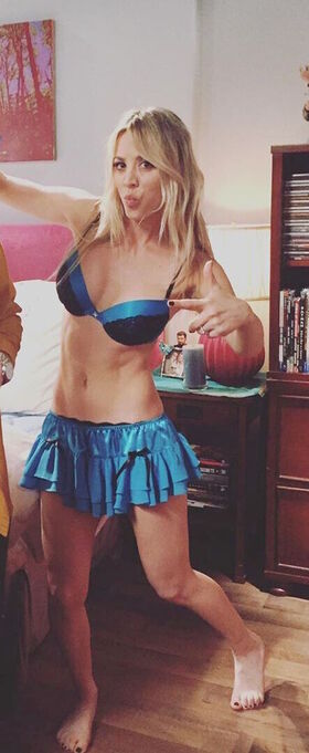 Kaley Cuoco Nude Leaks OnlyFans Photo 15