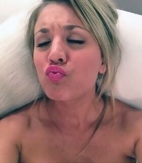 Kaley Cuoco Nude Leaks OnlyFans Photo 33