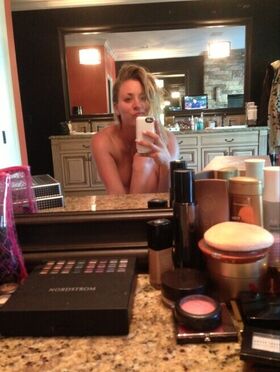 Kaley Cuoco Nude Leaks OnlyFans Photo 46