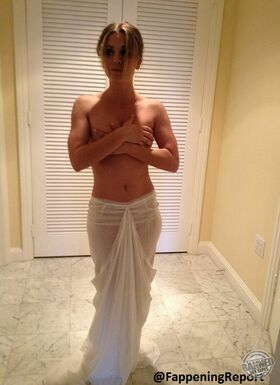 Kaley Cuoco Nude Leaks OnlyFans Photo 58