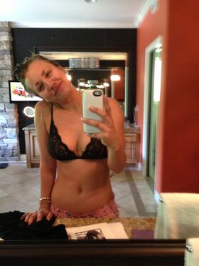 Kaley Cuoco Nude Leaks OnlyFans Photo 220