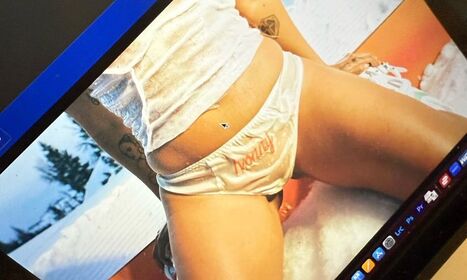 Karol G Çıplak Sızdırılmış OnlyFans Fotoğrafı 217