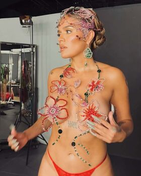 Karol G Çıplak Sızdırılmış OnlyFans Fotoğrafı 242