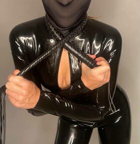 kate_latex Nude Leaks OnlyFans Photo 2