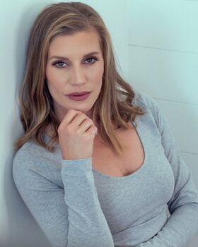 Katee Sackhoff Vuotanut alastonkuva OnlyFans 116