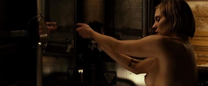 Katee Sackhoff Vuotanut alastonkuva OnlyFans 124