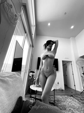 Katie Bell Nude Leaks OnlyFans Photo 4