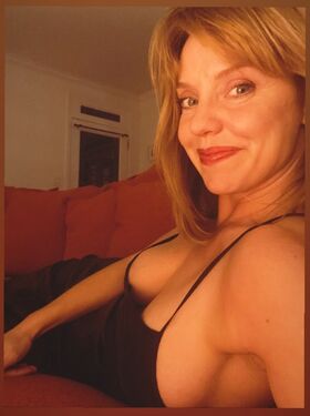 Kelli Garner Nude Leaks OnlyFans Photo 11
