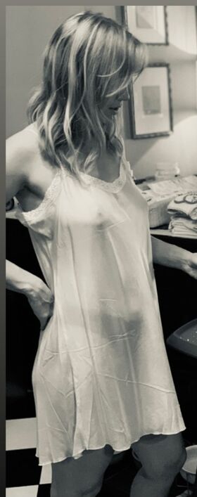 Kelli Garner Nude Leaks OnlyFans Photo 26