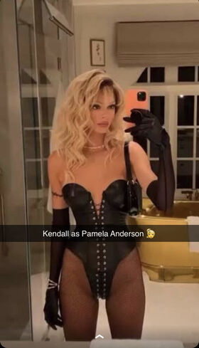 Kendall Jenner Nude Leaks OnlyFans Photo 113