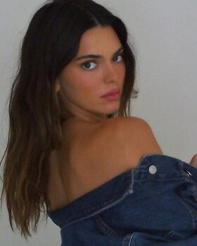 Kendall Jenner Nude Leaks OnlyFans Photo 373