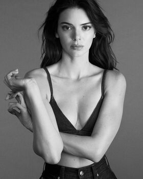 Kendall Jenner Nude Leaks OnlyFans Photo 582