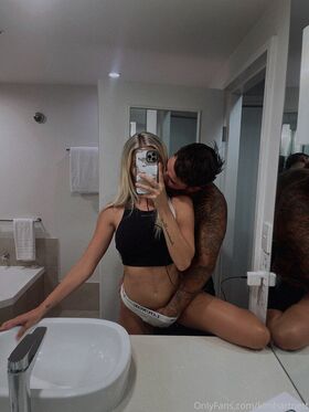 Kim Hartnett Nude Leaks OnlyFans Photo 16