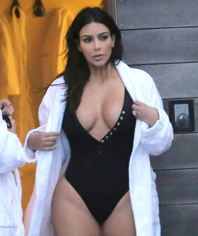 Kim Kardashian Nude Leaks OnlyFans Photo 41