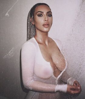 Kim Kardashian Nude Leaks OnlyFans Photo 45